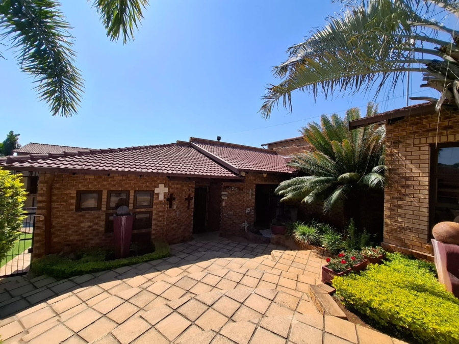 5 Bedroom Property for Sale in Cashan North West